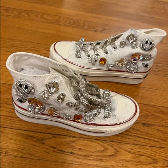 White High-Top Platform w/ Metal Jewel accents-Sneakers. New in Box - Picture 4 of 10